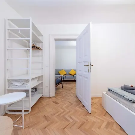 Hanna Lovely Two Bedrooms بودابست