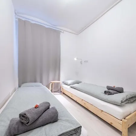 Hanna Lovely Two Bedrooms * بودابست
